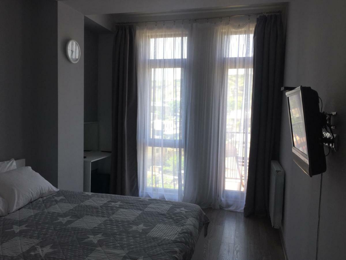 Sunny Apartment Ortachala Tbilisi Exterior foto